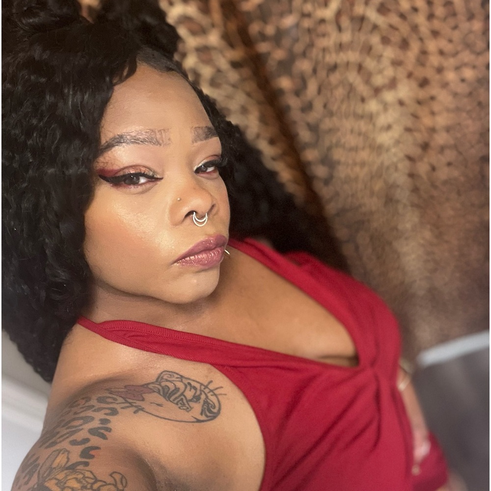 Meet your Posher, Yachica